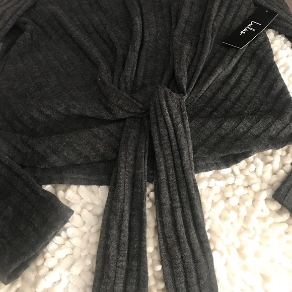 Tie waist  top - Picture 2 of 3